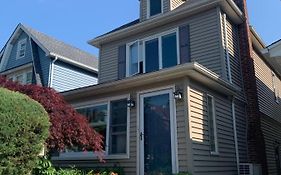 Separate Big Room Near Jfk And Laguardia Airport